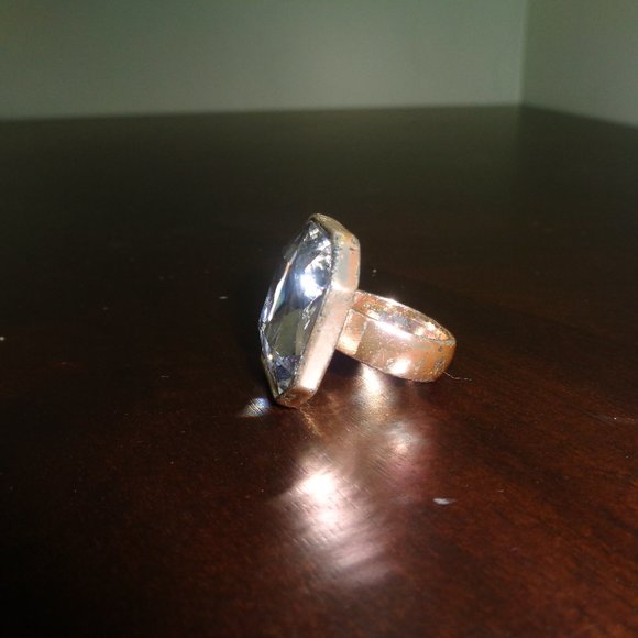 Oversized faux crystal ring- costume jewelry - Picture 5 of 9